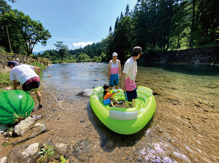 川遊び